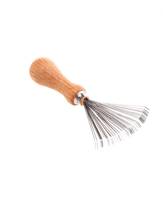 comb_cleaning_brush_kemmes_tirishanas_birstite