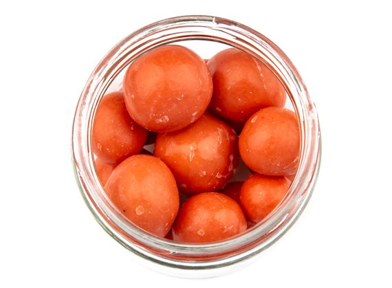 Zemene baltajā šokolādē