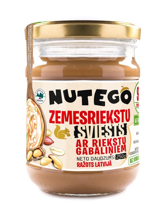 nutego_zemesriekstu_sviests_ar_riekstu_gabaliniem.